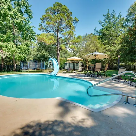 Pet-Friendly Fort Valley Home With Private Pool